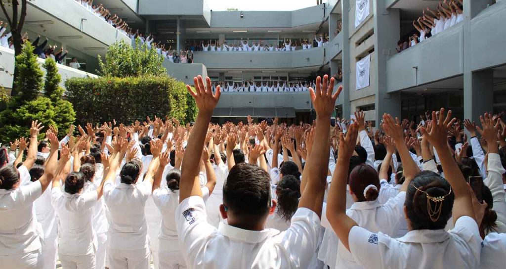 Enfermeras y enfermeros UNAM